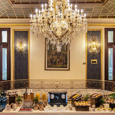 El Avenida Palace מלון