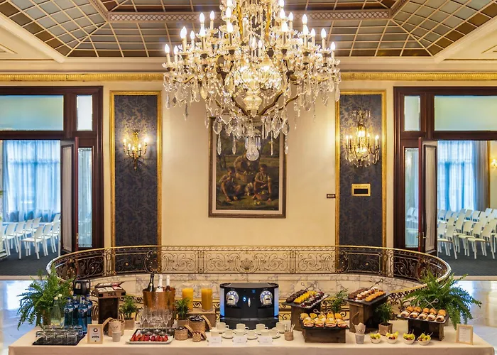 El Avenida Palace Hotel 4*